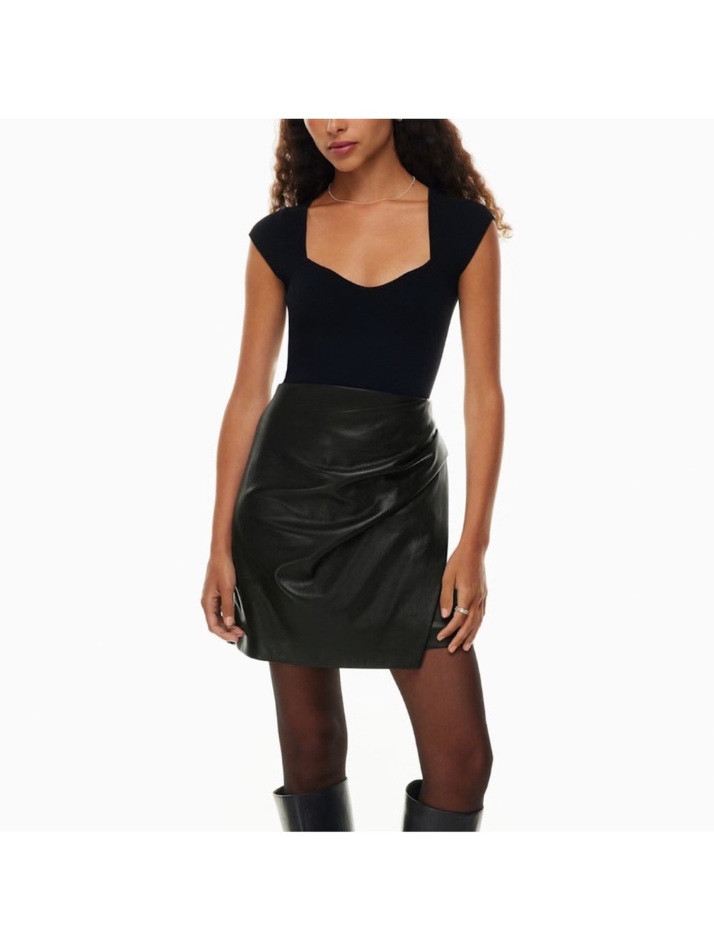 NWT Aritzia Wilfred Angie vegan Leather Black Draped Mini Skirt. Size 0!